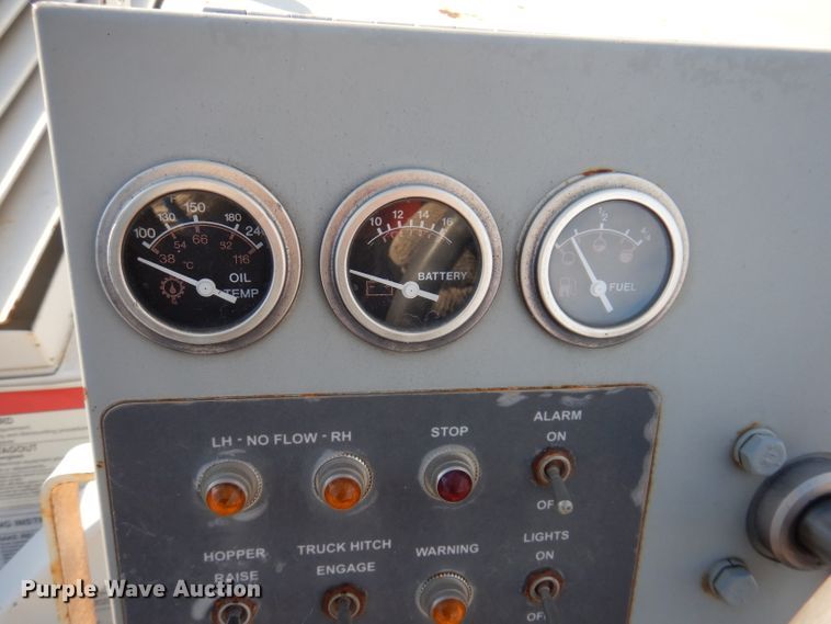 image for item DL5917 Cedarapids Grayhound CR462R  paver