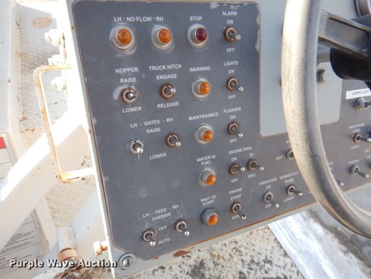 image for item DL5917 Cedarapids Grayhound CR462R  paver