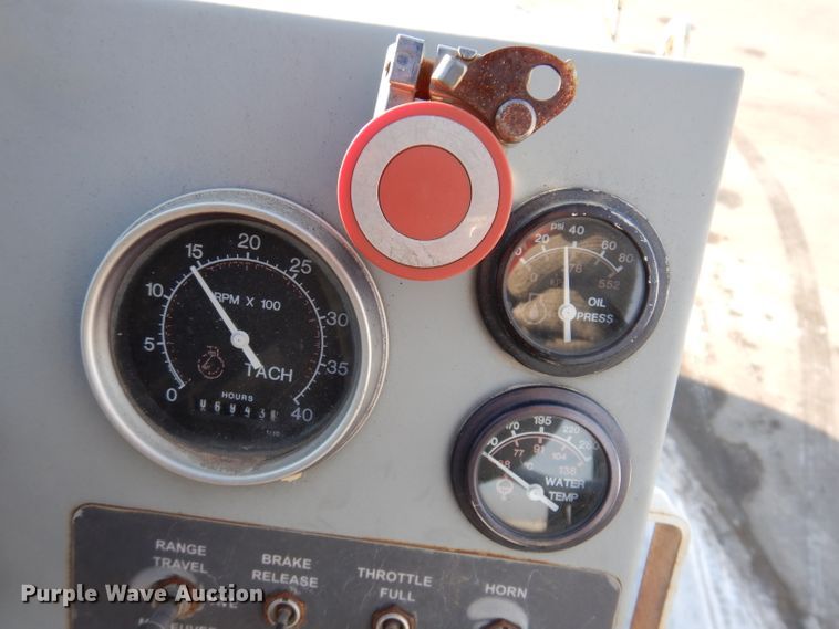 image for item DL5917 Cedarapids Grayhound CR462R  paver