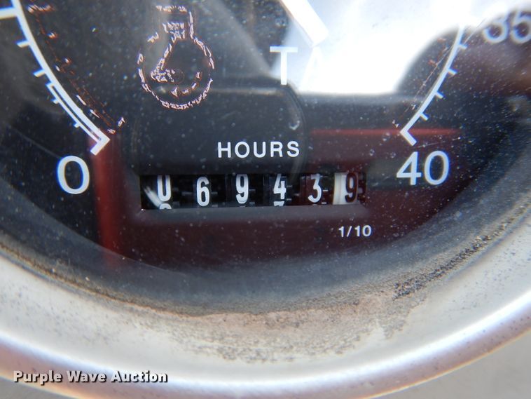 image for item DL5917 Cedarapids Grayhound CR462R  paver