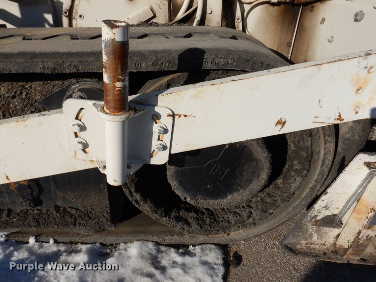 image for item DL5917 Cedarapids Grayhound CR462R  paver