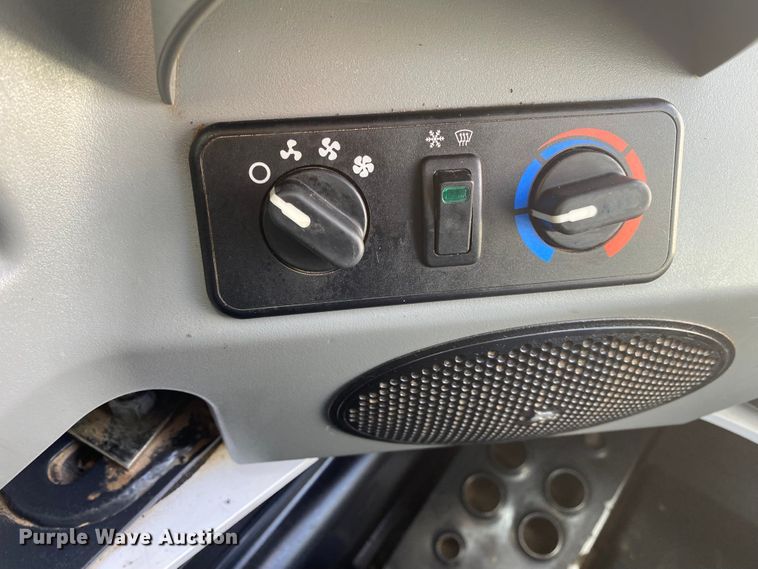 image for item DL6872 2019 Bobcat T870  tracked skid steer loader