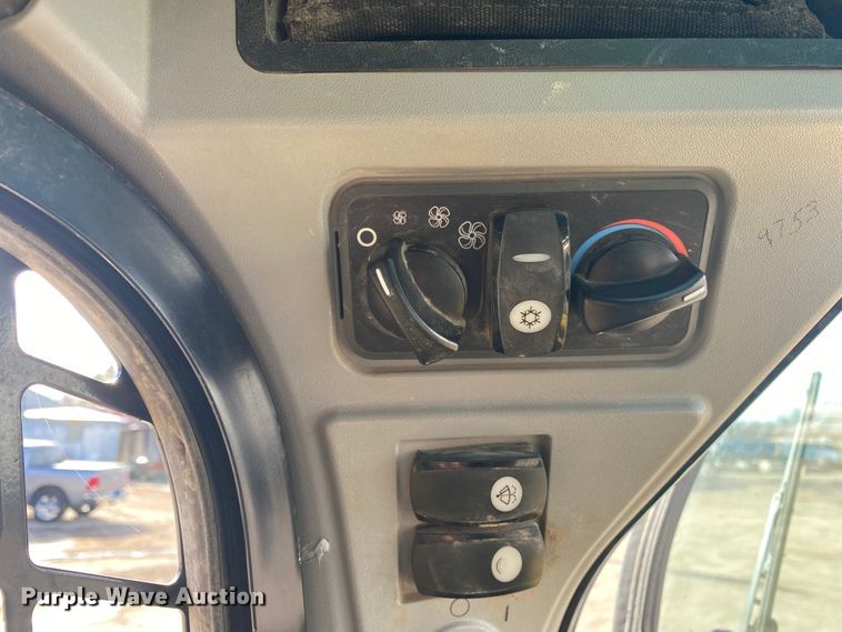 image for item DL6873 2016 Caterpillar 289D  tracked skid steer loader