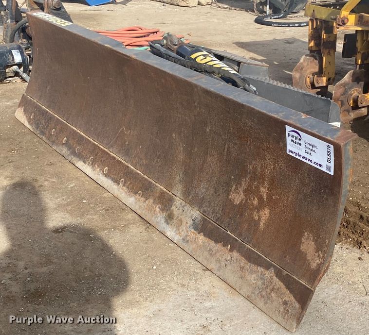 image for item DL6876 Grouser 1300 8'W skid steer blade