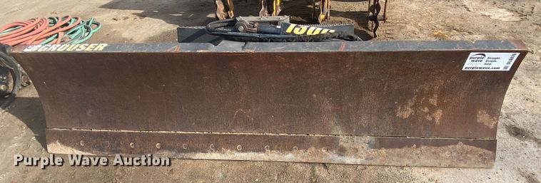 image for item DL6876 Grouser 1300 8'W skid steer blade