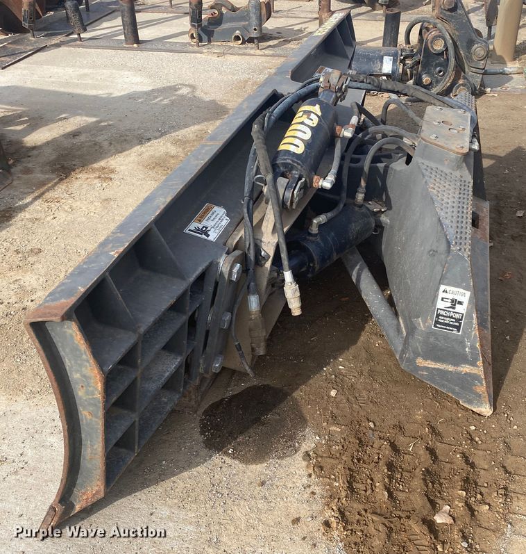 image for item DL6876 Grouser 1300 8'W skid steer blade