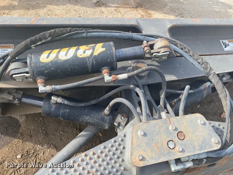 image for item DL6876 Grouser 1300 8'W skid steer blade