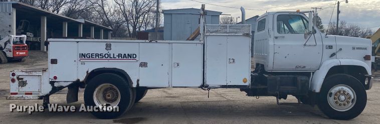 image for item DL6878 1990 Chevrolet C7500  utility / service truck