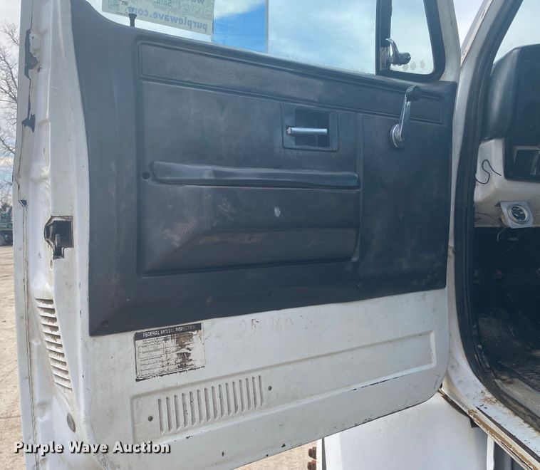 image for item DL6878 1990 Chevrolet C7500  utility / service truck