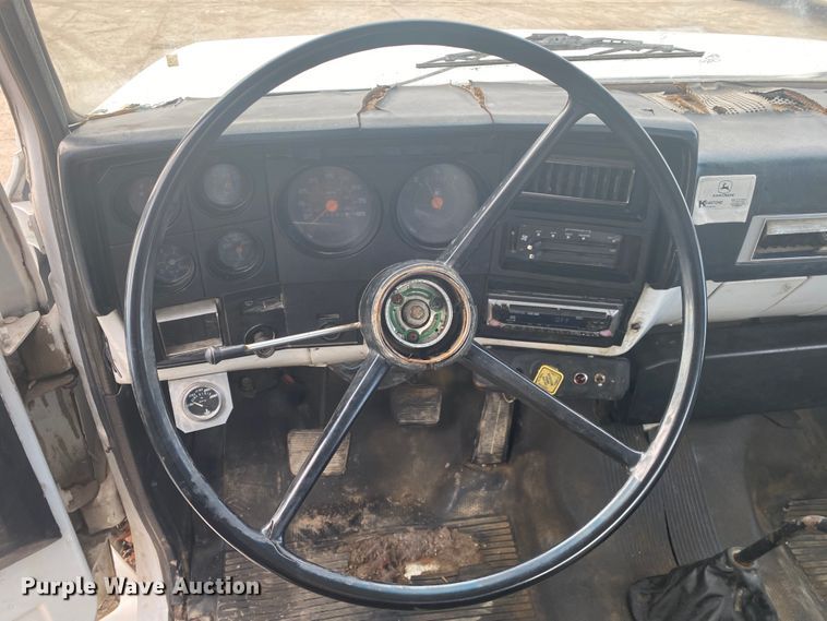 image for item DL6878 1990 Chevrolet C7500  utility / service truck