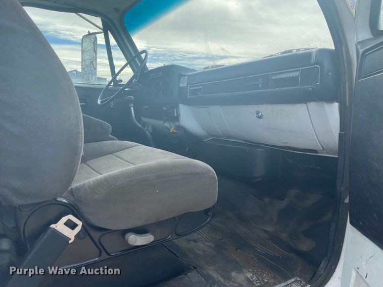 image for item DL6878 1990 Chevrolet C7500  utility / service truck