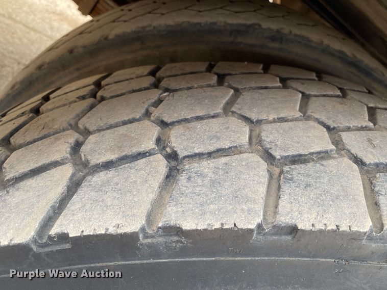 image for item DL6878 1990 Chevrolet C7500  utility / service truck