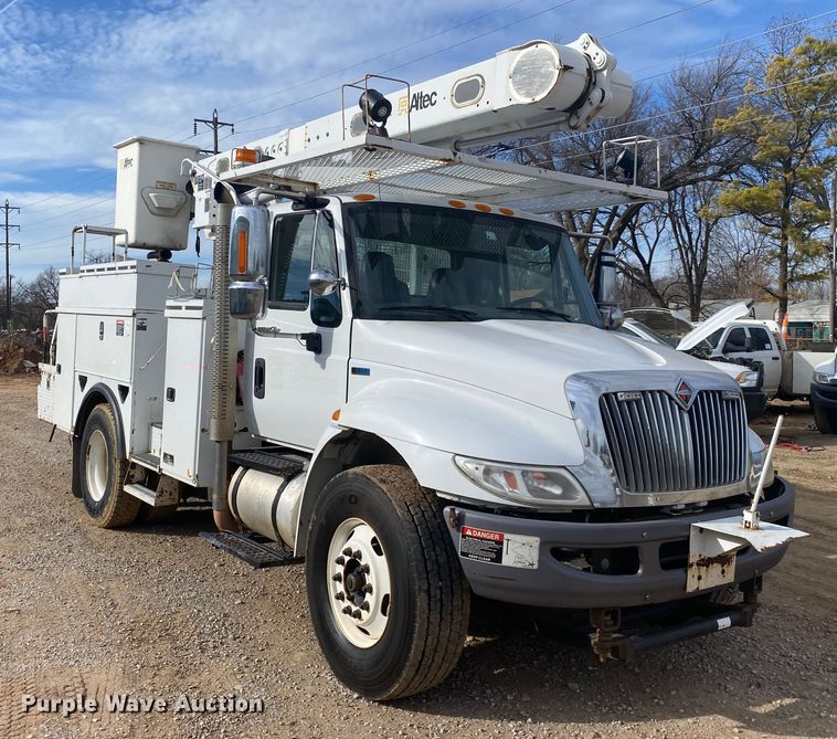 image for item DL6880 2012 International 4300  bucket truck