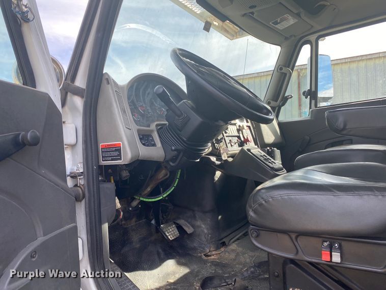 image for item DL6880 2012 International 4300  bucket truck