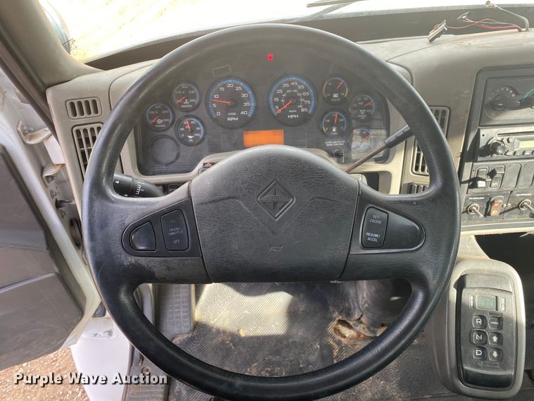 image for item DL6880 2012 International 4300  bucket truck