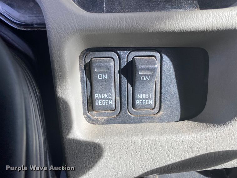 image for item DL6880 2012 International 4300  bucket truck