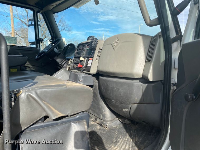 image for item DL6880 2012 International 4300  bucket truck