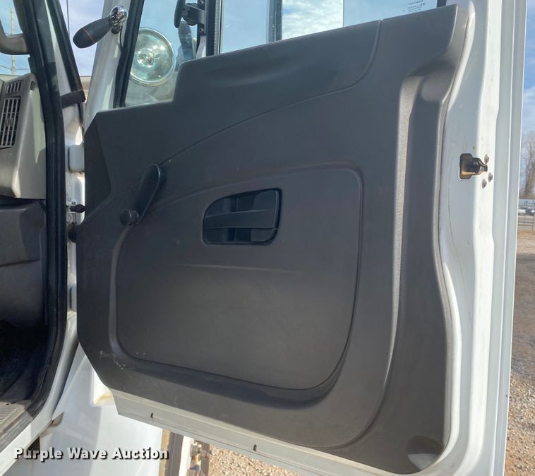 image for item DL6880 2012 International 4300  bucket truck