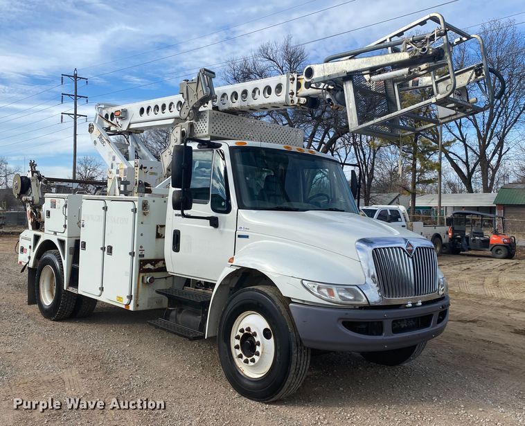 image for item DL6883 2011 International 4300  bucket truck