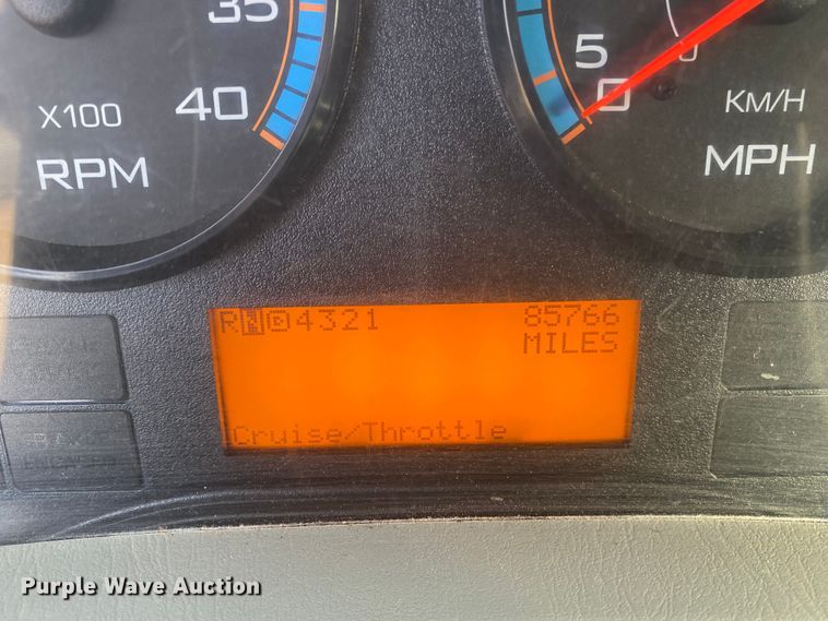 image for item DL6883 2011 International 4300  bucket truck