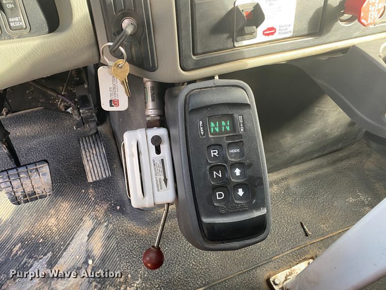 image for item DL6883 2011 International 4300  bucket truck