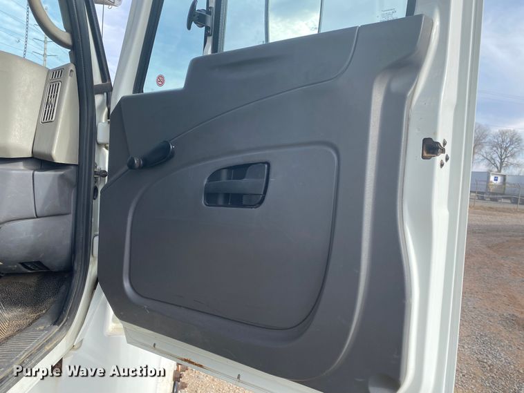 image for item DL6883 2011 International 4300  bucket truck