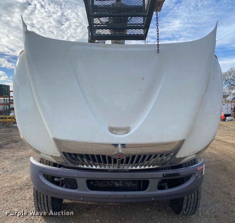 image for item DL6883 2011 International 4300  bucket truck