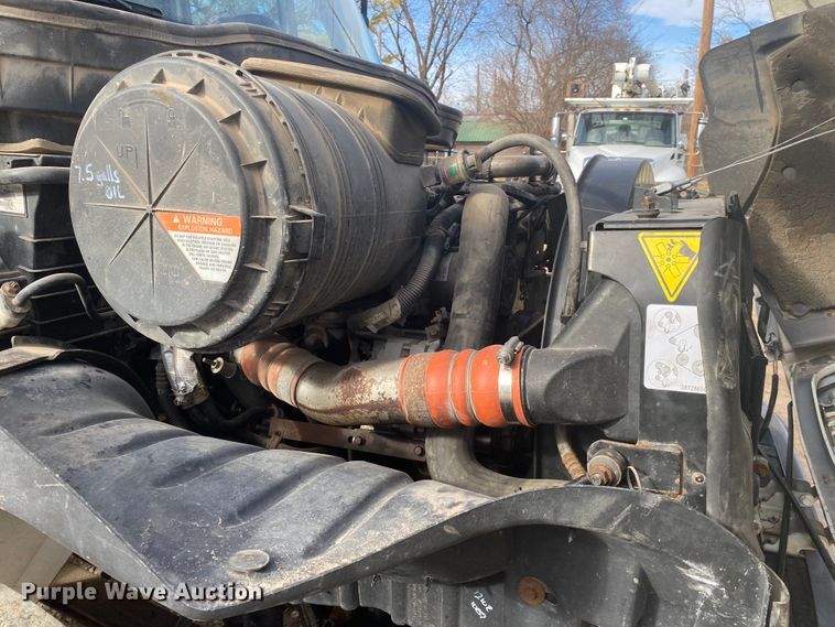 image for item DL6883 2011 International 4300  bucket truck