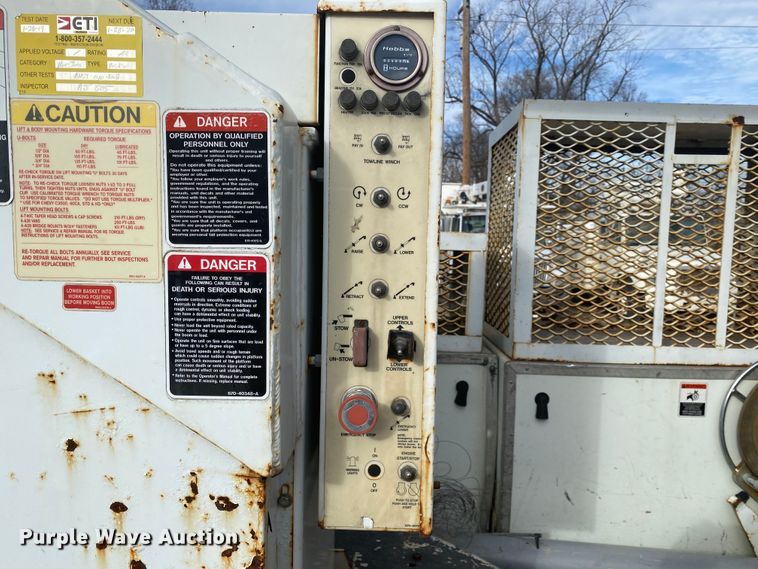 image for item DL6883 2011 International 4300  bucket truck