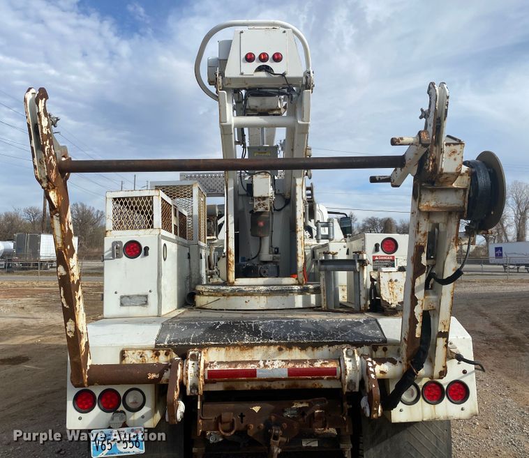 image for item DL6883 2011 International 4300  bucket truck