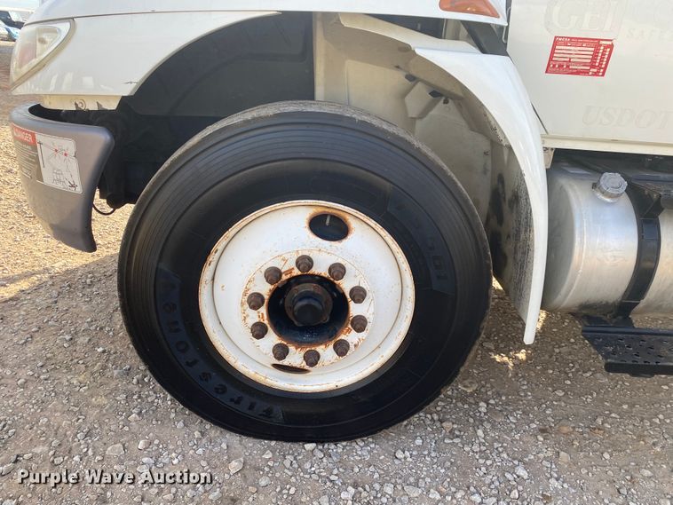 image for item DL6883 2011 International 4300  bucket truck