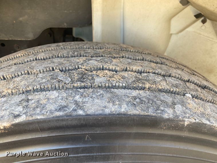 image for item DL6883 2011 International 4300  bucket truck