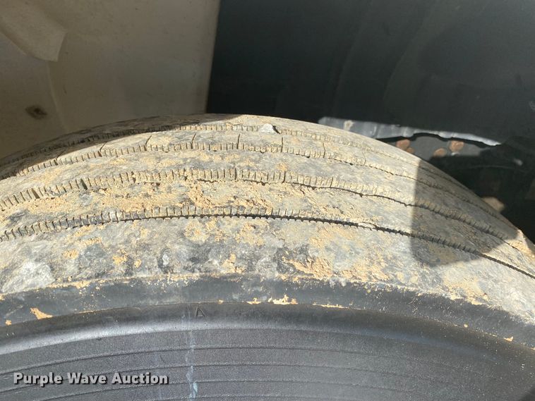 image for item DL6883 2011 International 4300  bucket truck