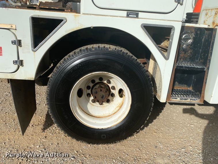 image for item DL6883 2011 International 4300  bucket truck