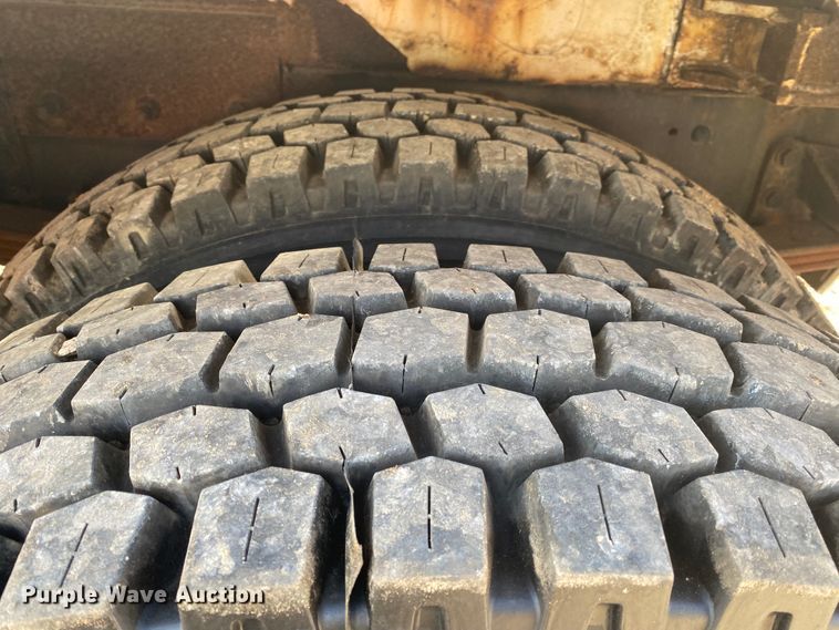 image for item DL6883 2011 International 4300  bucket truck