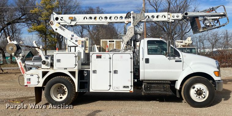 image for item DL6884 2013 Ford F750 Super Duty XL  bucket truck