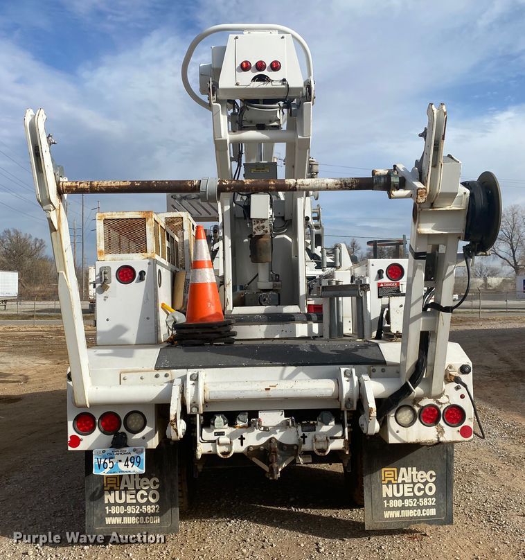 image for item DL6884 2013 Ford F750 Super Duty XL  bucket truck