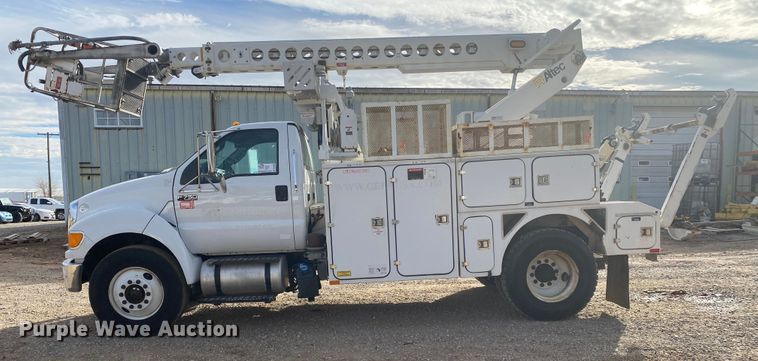 image for item DL6884 2013 Ford F750 Super Duty XL  bucket truck