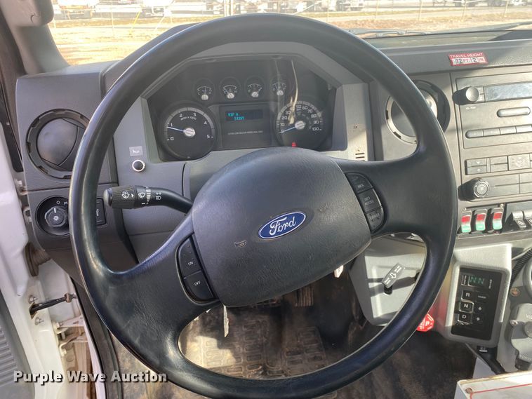 image for item DL6884 2013 Ford F750 Super Duty XL  bucket truck