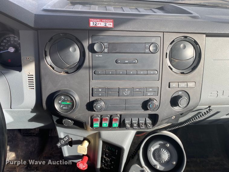 image for item DL6884 2013 Ford F750 Super Duty XL  bucket truck