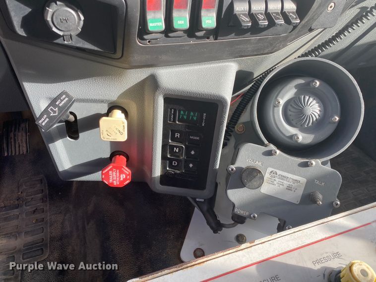 image for item DL6884 2013 Ford F750 Super Duty XL  bucket truck