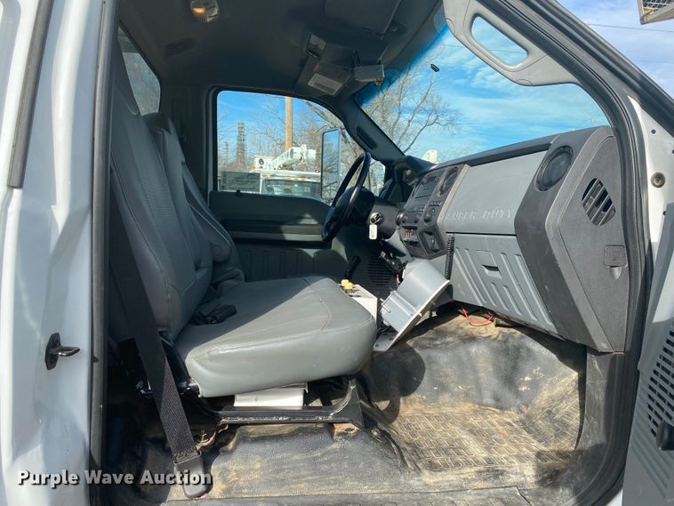 image for item DL6884 2013 Ford F750 Super Duty XL  bucket truck