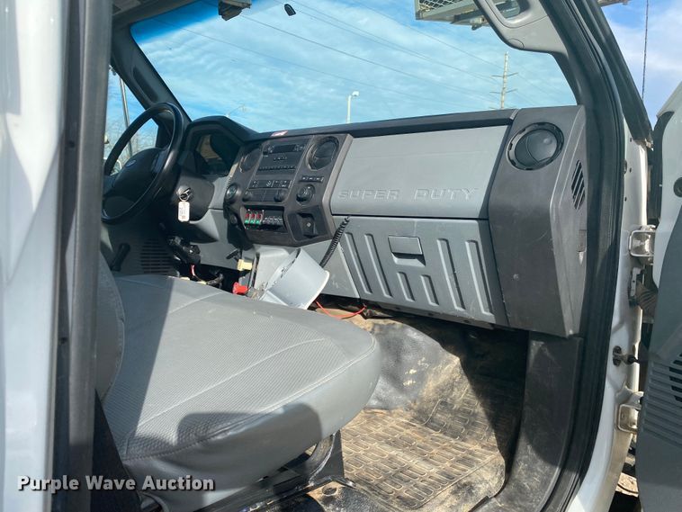 image for item DL6884 2013 Ford F750 Super Duty XL  bucket truck