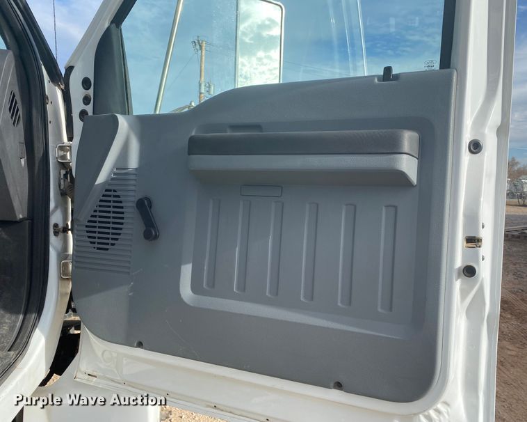 image for item DL6884 2013 Ford F750 Super Duty XL  bucket truck