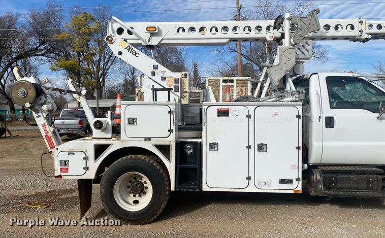 image for item DL6884 2013 Ford F750 Super Duty XL  bucket truck