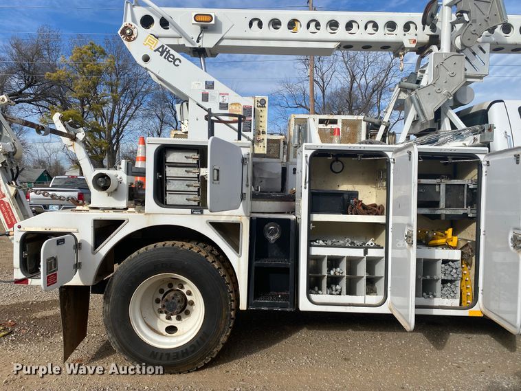 image for item DL6884 2013 Ford F750 Super Duty XL  bucket truck