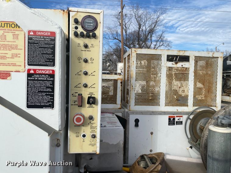 image for item DL6884 2013 Ford F750 Super Duty XL  bucket truck