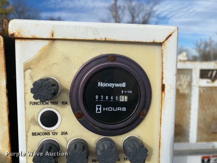 image for item DL6884 2013 Ford F750 Super Duty XL  bucket truck