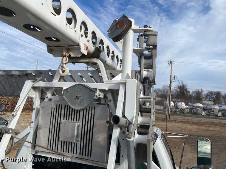 image for item DL6884 2013 Ford F750 Super Duty XL  bucket truck