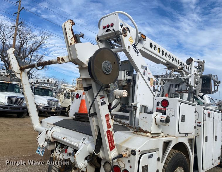 image for item DL6884 2013 Ford F750 Super Duty XL  bucket truck